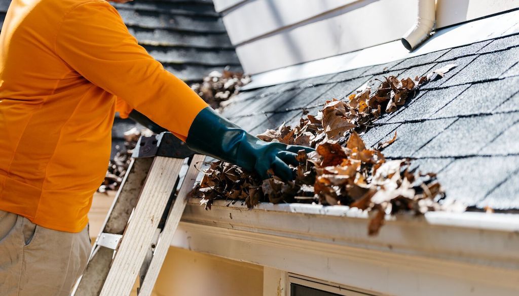 The Complete Guide to Gutter Cleaning